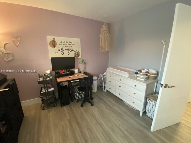 Building Photo - 455 S Pine Island Rd