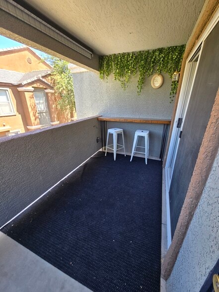 Patio - 555 E Silverado Ranch Blvd
