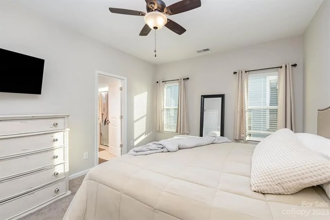 Building Photo - 549 Kiser Ln