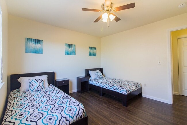 Building Photo - Recently Updated 4 Bedroom Home with RV Parking