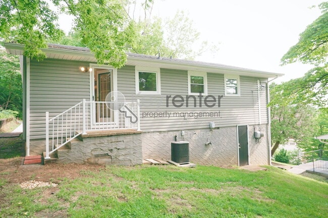 Building Photo - 1024 Garnett Ave