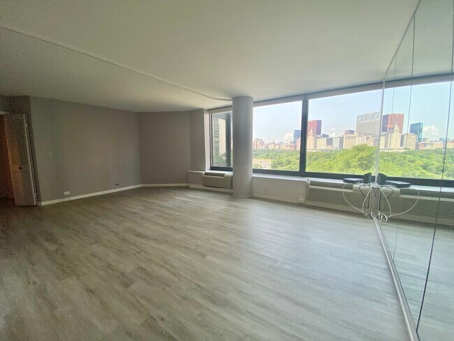 Building Photo - 155 N Harbor Dr