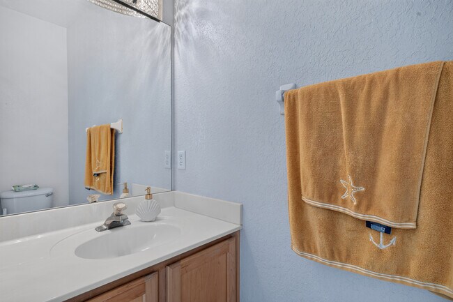 Building Photo - 515 Corvina Dr
