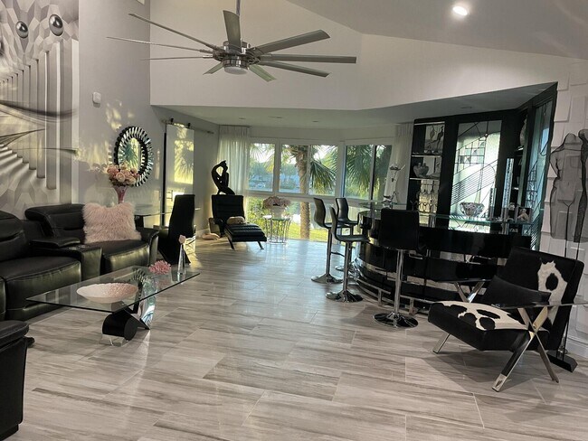 Primary Photo - 7326 Clunie Pl