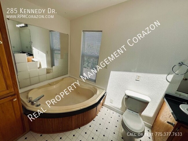 Building Photo - 285 Kennedy Dr