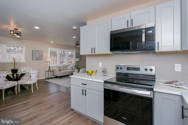 Building Photo - 5026 Preston Ln