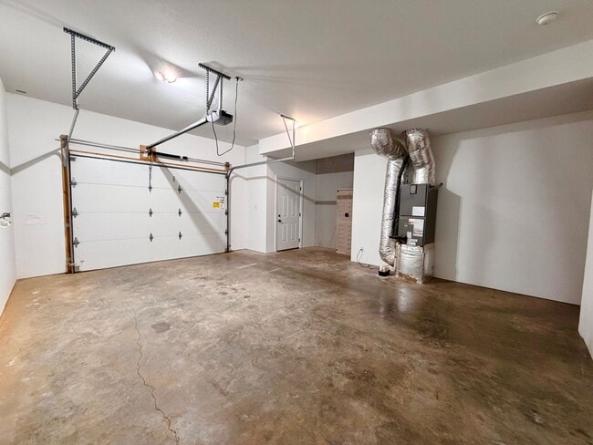 Building Photo - 90 Promontory Ln