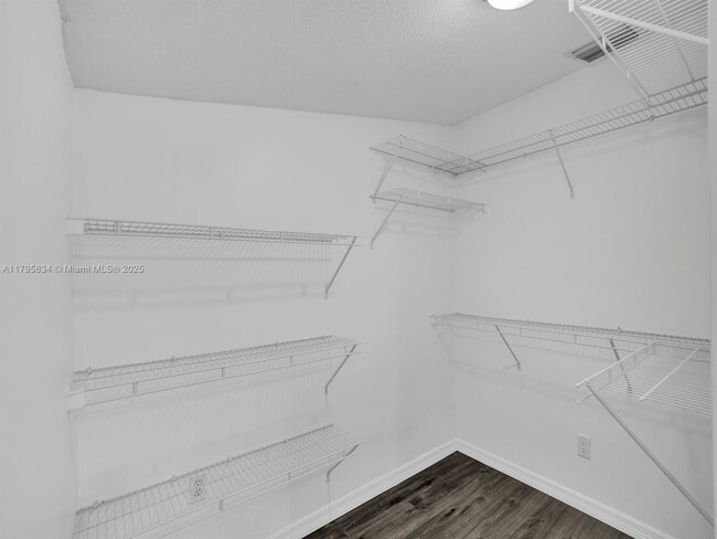 Building Photo - 5701 Farragut St