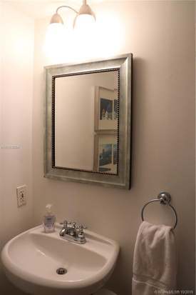 Building Photo - 6801 Indian Creek Dr