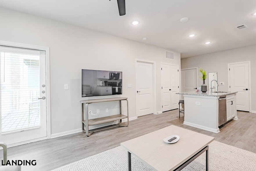 Building Photo - 1650 Harris Hill Rd