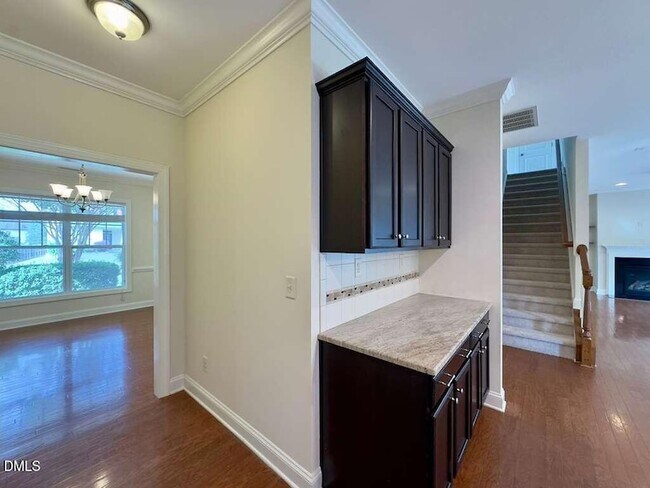 Building Photo - 4008 Vallonia Dr