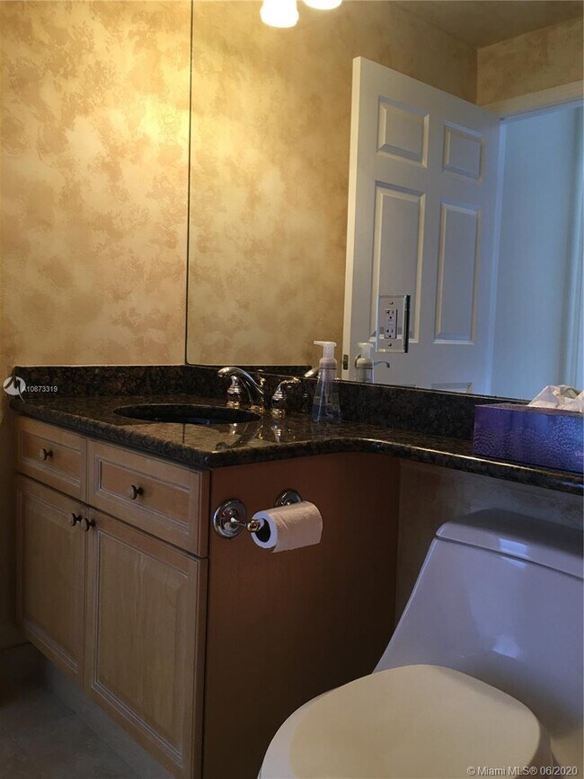 Building Photo - 100 S Birch Rd