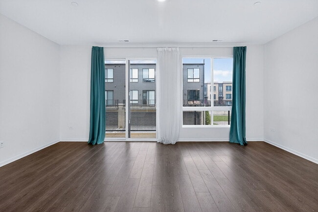 Building Photo - 1276 Lakepointe Dr