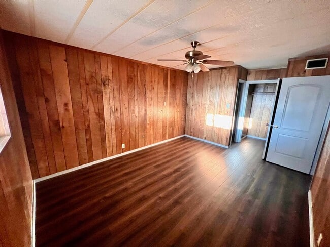 Building Photo - 202 Lobo Loop