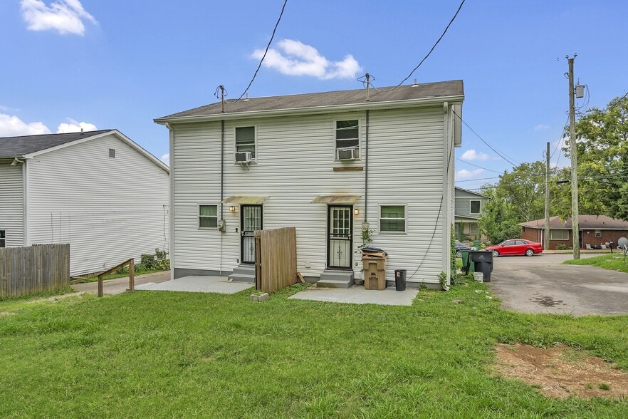 Building Photo - 3226 Lincoln Ave