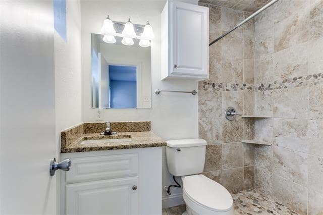 Building Photo - 2130 Forest Oaks Dr