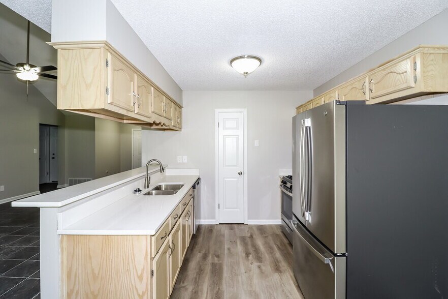 Building Photo - 9598 Daly Dr