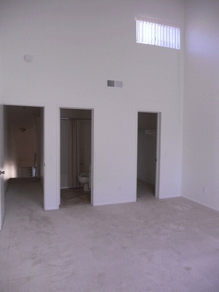 Building Photo - 1835 E Ave J2