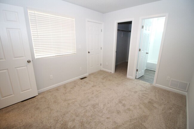 Building Photo - Brand new 3bdr 3bath duplex walking distance to Downtown Colorado Springs