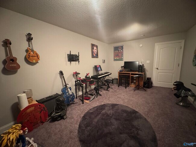 Building Photo - 468 Shamrock Dr