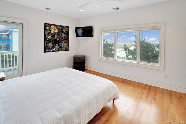 Building Photo - 605 Dune Rd