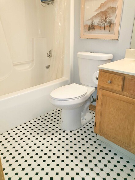 Building Photo - 5657 Sugarberry Dr SE
