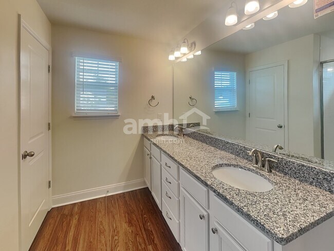 Building Photo - 1353 Mount Logan Dr