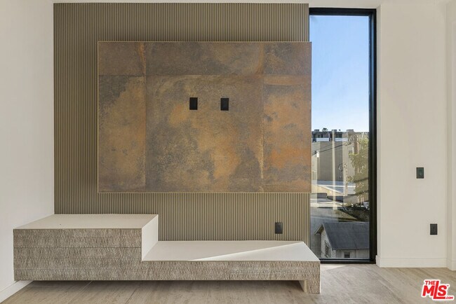 Building Photo - 1021 N Ogden Dr