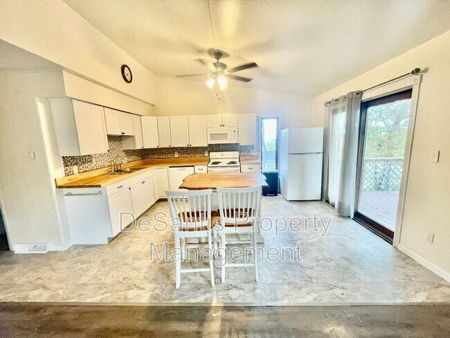 Building Photo - 1302 Airport Rd