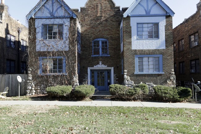 4726 - 4734 Summit St - Green Gables Apts