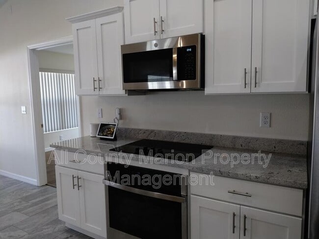 Building Photo - 4704 SW 143rd Loop