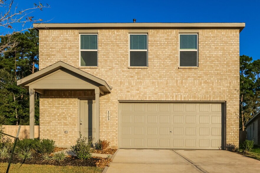 Primary Photo - 1705 Lofty Cedar Ct