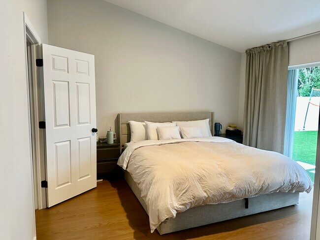 Building Photo - 10194 Allegro Dr