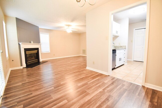 Building Photo - 2 Bedroom 2 Bathroom Apartment
