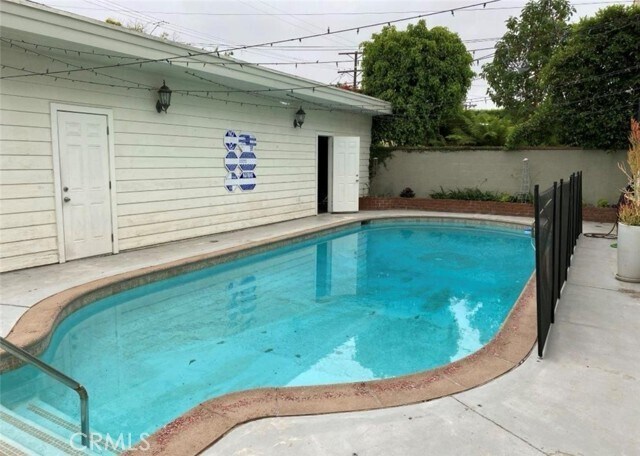 Building Photo - 1026 S Crescent Heights Blvd