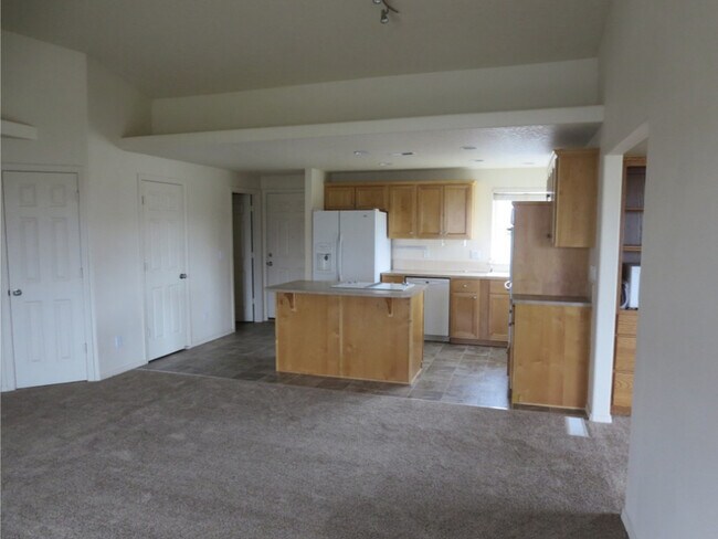 Building Photo - 63162 de Haviland St