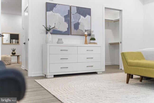 Building Photo - 1602 Locust St