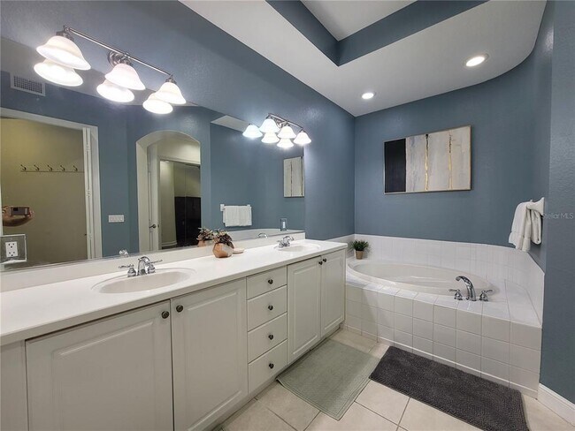 Building Photo - 5465 46th Ct W