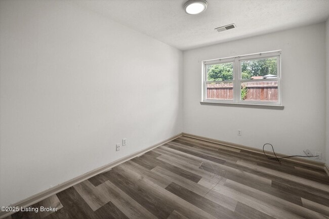 Building Photo - 5417 Cedarwood Dr