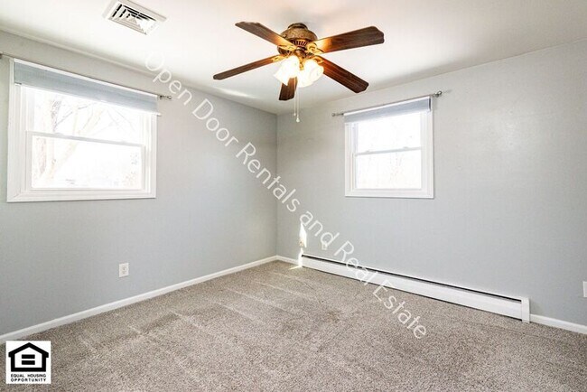 Building Photo - 1225 Clarion Dr