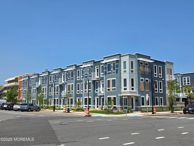Building Photo - 1403 Kingsley St