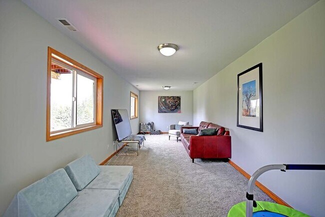 Building Photo - 185 Sky Vista Pl