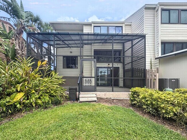 Building Photo - 13963 Lake Point Dr