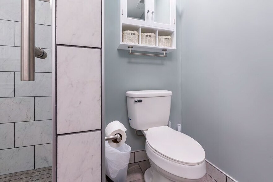 Building Photo - 3000 Golden Rd