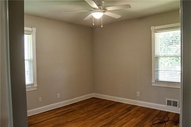 Building Photo - 2310 Poplar Springs Dr NE