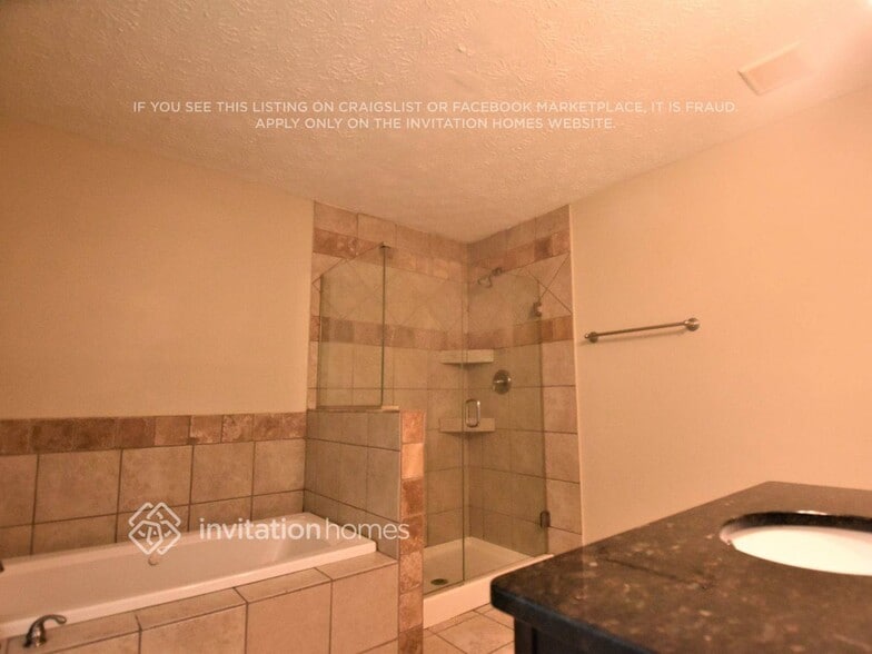 Building Photo - 2320 Tapanzee Ln