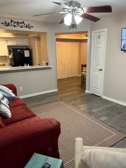 Building Photo - 1331 W Baseline Rd