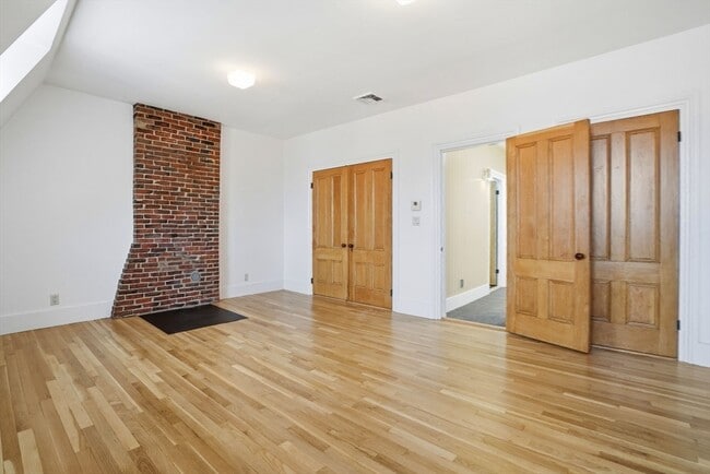 Building Photo - 150 W Concord St