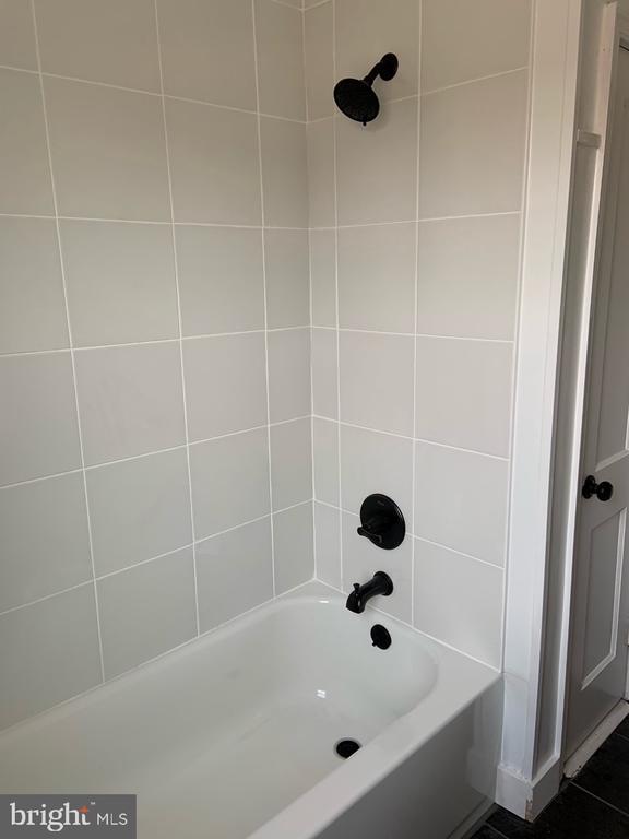 Building Photo - 8125 Clyde Bank Rd