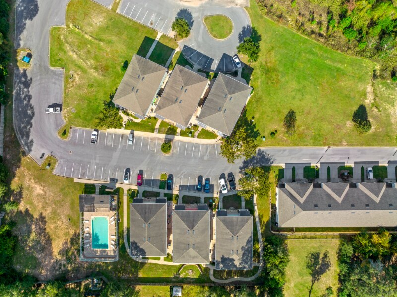Building Photo - 813 Arbor Lake Dr